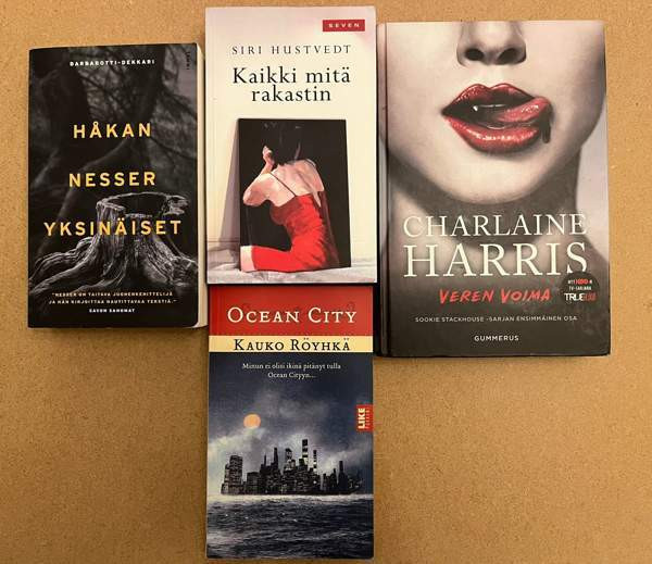 Kirjapaketti Siri Hustveld, Håkan Nesser, Kauko Röyhkä, Charlaine Harris Helsinki - valokuva 1