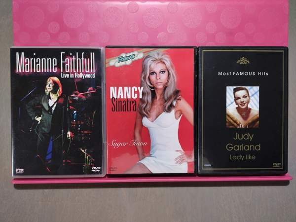 Nancy Sinatra, Judy Garland ja Marianne Faithfull musiikkivideoita Laukaa - photo 1