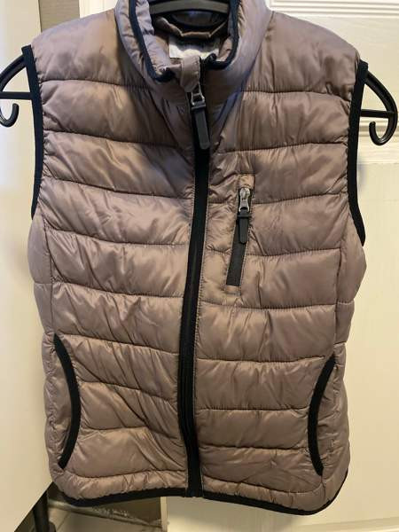 Ratsastusliivi, vanu 158/164 Helsinki - изображение 1