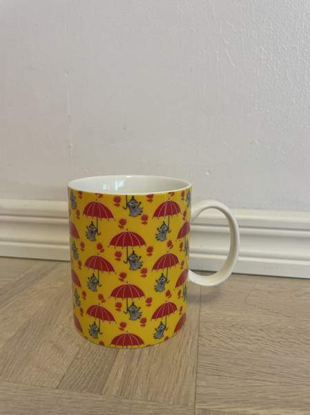 Special Pikkumyy sateenvarjo keltainen muki Jyvaeskylae – foto 1