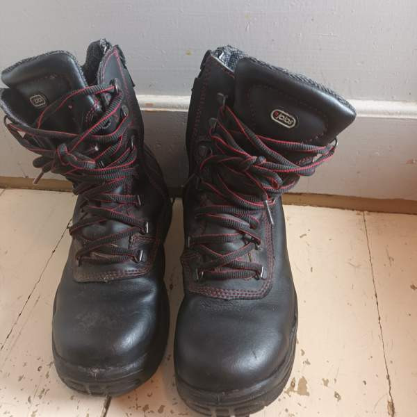 Rautakärelliset turvakengät.Jalas.koko 36. Mikkeli - photo 1