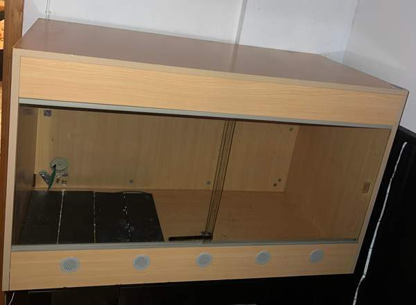 Liukuovi terraario+tarvikkeet Hämeenkyrö - изображение 1