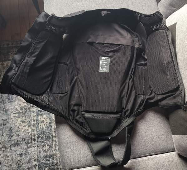 Turvaliivi Joutsa – foto 3