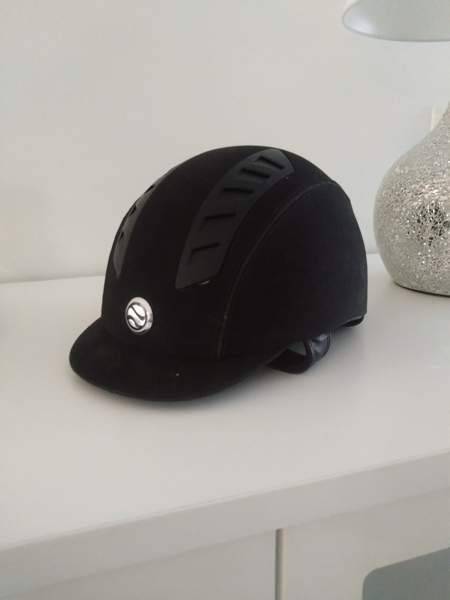 Lasten ratsastus kypärä. Oulu – foto 1