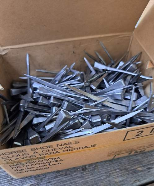 Mustadfors J7 kengitysnaulat 1 kg Raasepori - valokuva 1