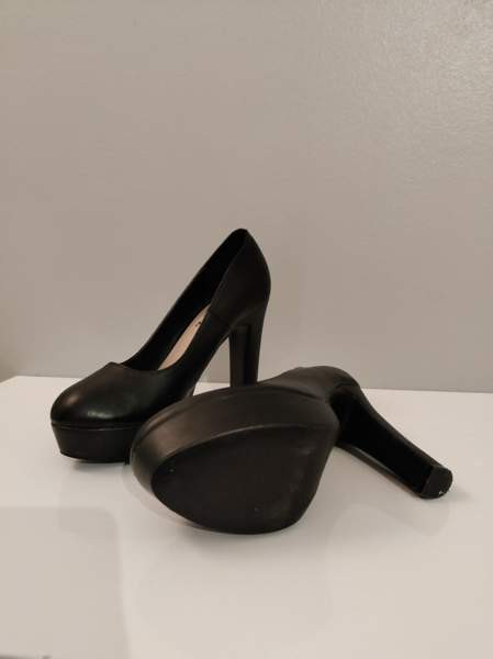 Mustat korkokengät Oulu - valokuva 2