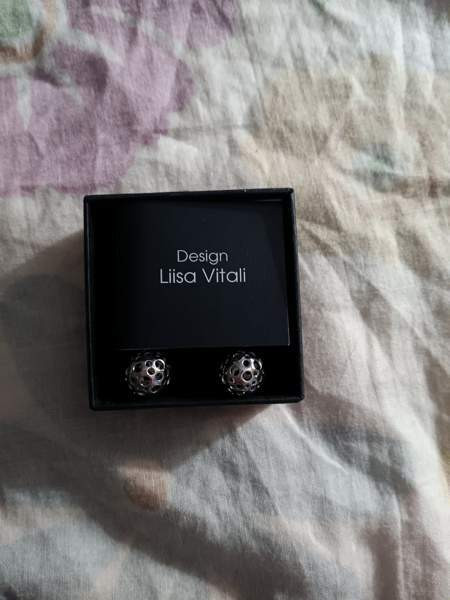 Liisa vitali Leppäkerttu korvakorut Jyväskylä - valokuva 2