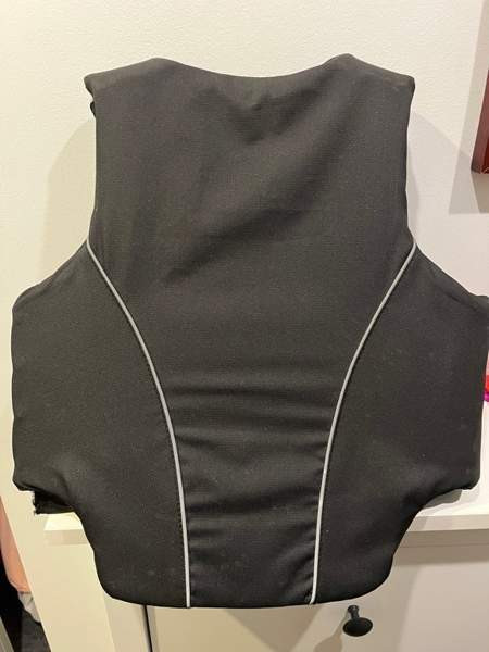 Lasten Turvaliivi ratsastukseen, koko noin 150-158 cm:lle Helsinki – foto 2