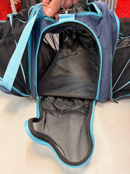 Kissan kantolaukku Helsinki - photo 2