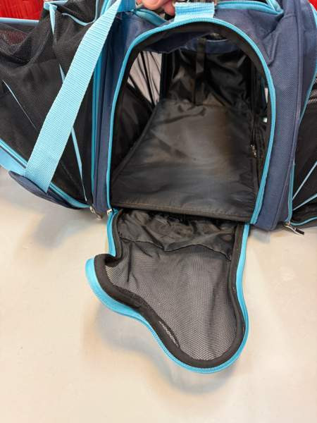 Kissan kantolaukku Helsinki - photo 3