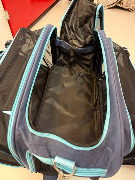 Kissan kantolaukku Helsinki - photo 4