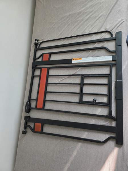 Koiraportti kissanluukulla Porvoo - valokuva 2