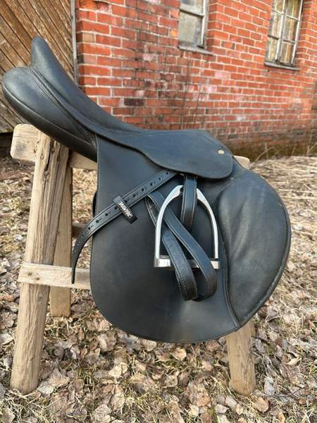 Hyppysatula wintec pro Hämeenlinna - valokuva 1