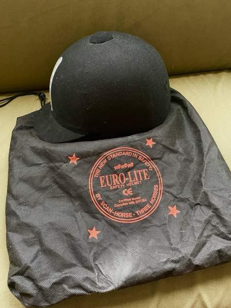 Kypärä, turvaliivi ja pari raippaa Helsinki - photo 1