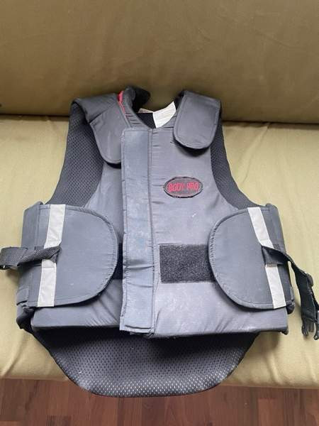 Kypärä, turvaliivi ja pari raippaa Helsinki - photo 4