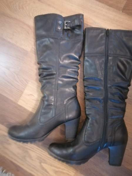 Mustat saappaat Jyväskylä - valokuva 1