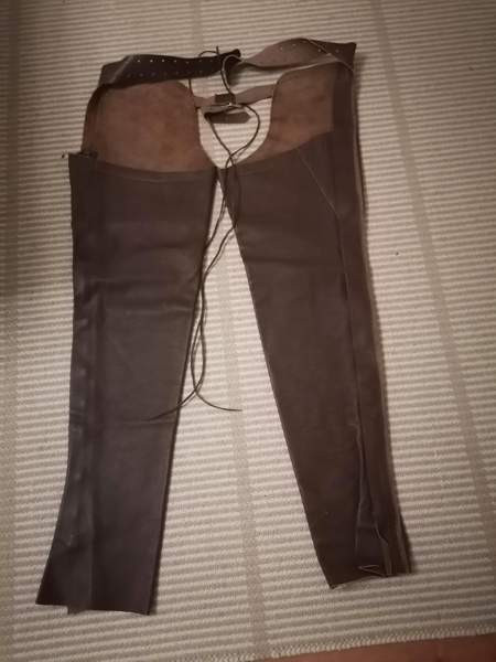 Nahkachapsit Jyväskylä - valokuva 2