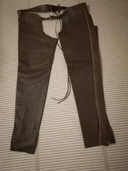 Nahkachapsit Jyväskylä - valokuva 1