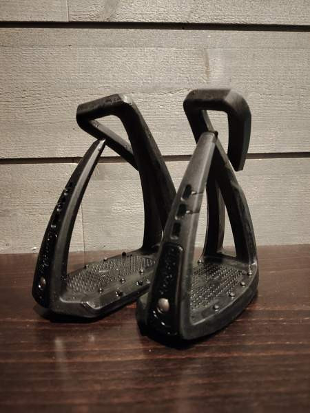 Free Jump Lite jalustimet Туусула - изображение 1