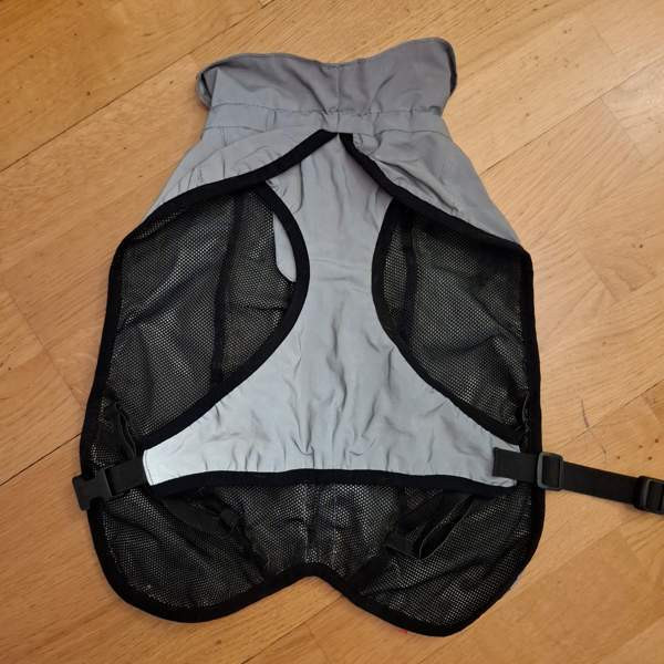 Feel Active heijastava sadetakki Тампере - изображение 2