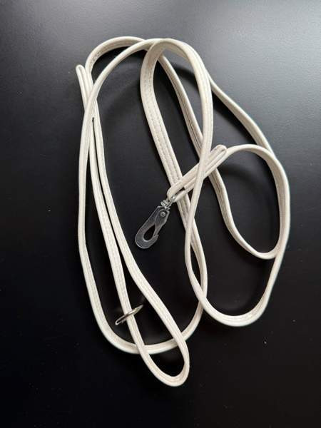 Valkoinen nahkahihna 180cm Mikkeli - photo 1