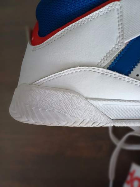 Adidas tennarit 42 2/3 Коккола - изображение 7