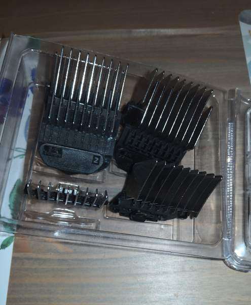 Myydään trimmauskoneen Andis Ultraedge talloja sekä suht uusi terä! Porvoo - photo 3