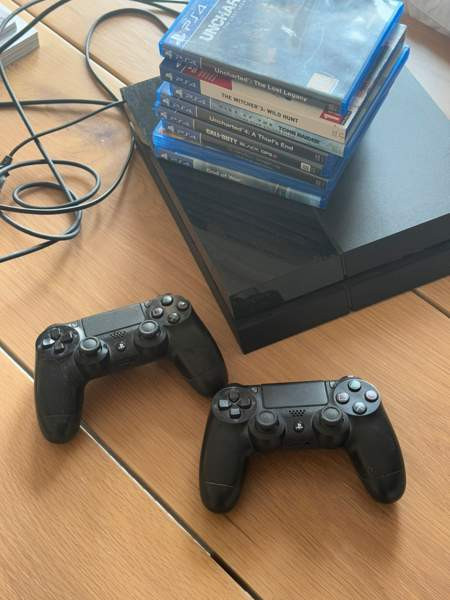 Playstation 4 + kasa pelejä Helsinki - valokuva 1
