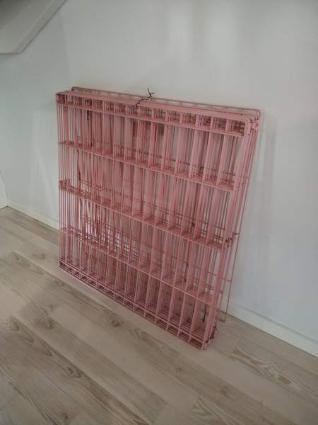 Vaaleanpunainen pentuaitaus Turku - valokuva 1