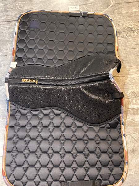 Käyttämätöntä hevostavaraa Humppila - valokuva 2