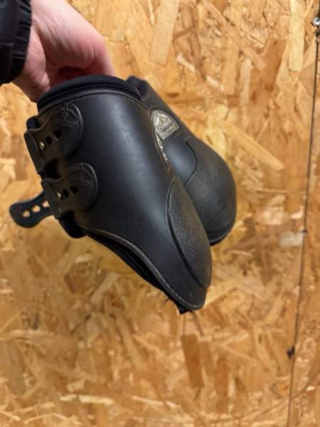 Veredus takajalkojen suojat Oulu – foto 3