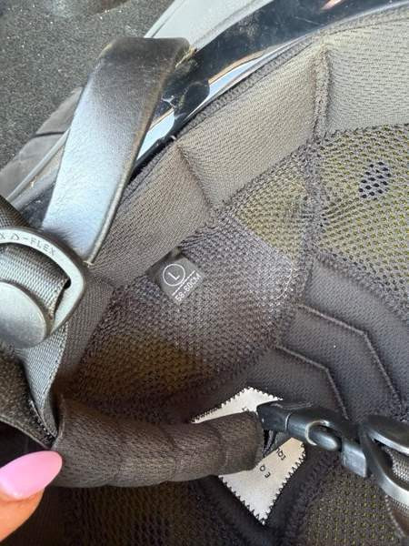 EquiTheme Wings kypärä Helsinki - valokuva 4