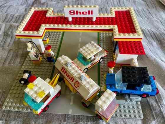 Lego 6371 Shell Service Station ja monta Shell autoa Эспоо