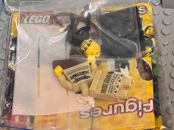 Lego Minifigure Series 1 , kaikki 16 minifiguuria , 8683 Lappajärvi - valokuva 3