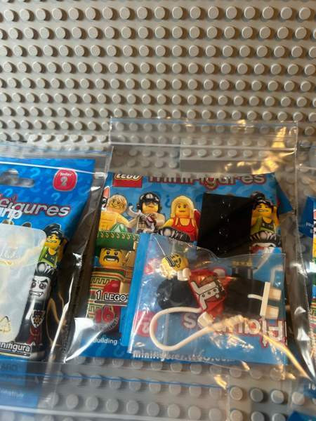 Lego Minifigure Series 2 , kaikki 16 minifiguuria , 8684 Lappajärvi - valokuva 5