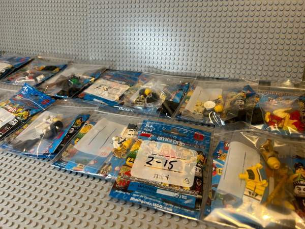 Lego Minifigure Series 2 , kaikki 16 minifiguuria , 8684 Lappajärvi - valokuva 1