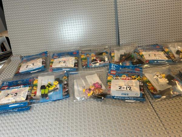 Lego Minifigure Series 2 , kaikki 16 minifiguuria , 8684 Lappajärvi - valokuva 2