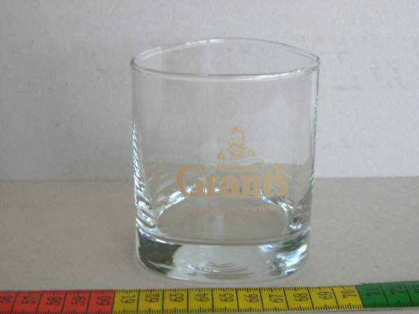 William Grant's viskilasi kolmikulmainen Вантаа - изображение 3