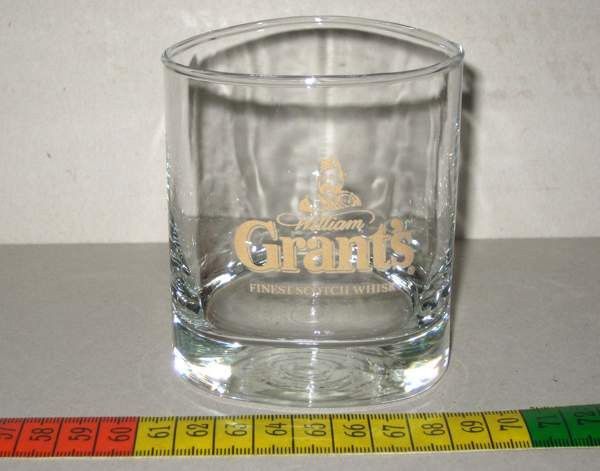 William Grant's viskilasi kolmikulmainen Вантаа - изображение 1