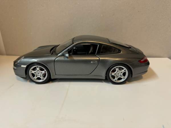 Porsche Carrera pienoismalli scala 1:18 Hämeenlinna - valokuva 1