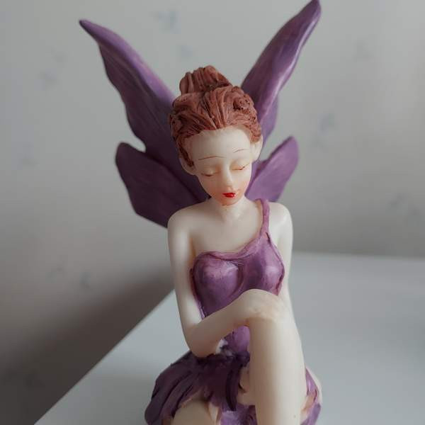 Kaunis istuva keiju Raisio - valokuva 2