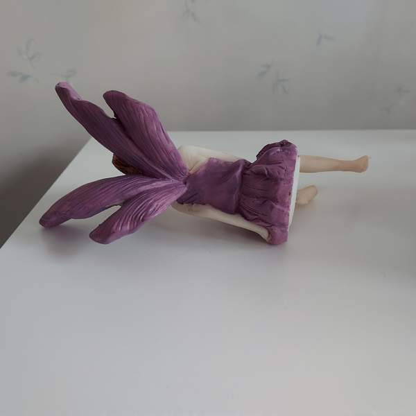 Kaunis istuva keiju Raisio - valokuva 4