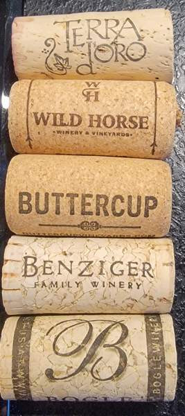 KORKKEJA ASKARTELUUN, 2.5e/pussi (yksi pussi sisältää 30kpl), jäljellä 13 pss Эспоо - изображение 1