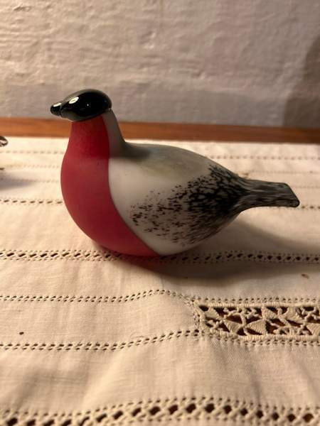 Punatulkku, sign O.Toikka Nuutajärvi Helsinki - valokuva 1