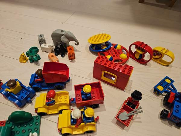 Lego Duplo setti + laatikko Оулу - изображение 5