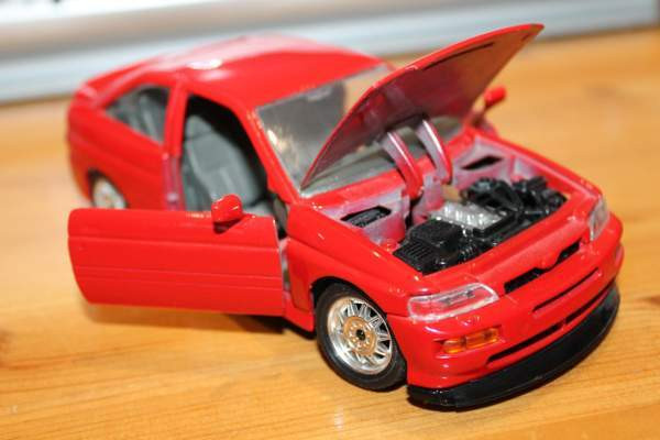 1994 pienoismalli Italia auto Ford Escort RS Cosworth 1:24 17CM vanha 90-luku Тампере - изображение 6