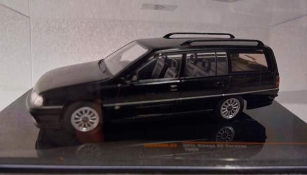Pienoismalli Opel Omega A2 Caravan 1990   1/43 Tampere - photo 1