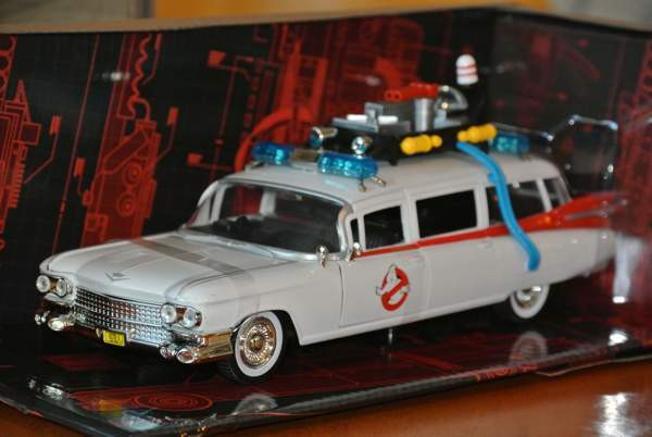 The Ghostbusters auto paketissa 1:24 Haamujengi elokuva Cadillac 1959 23cm Tampere – foto 3