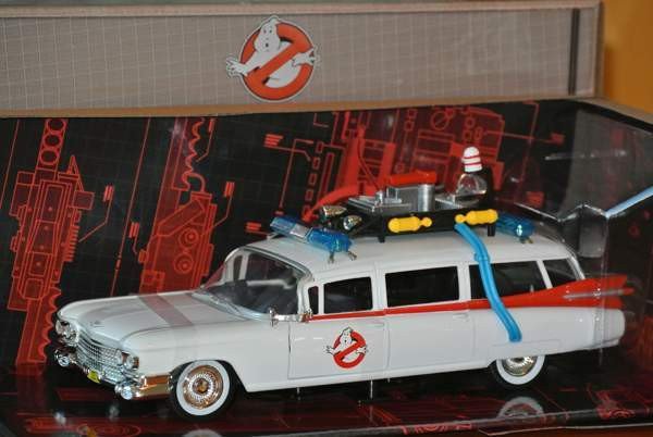 The Ghostbusters auto paketissa 1:24 Haamujengi elokuva Cadillac 1959 23cm Tampere – foto 5