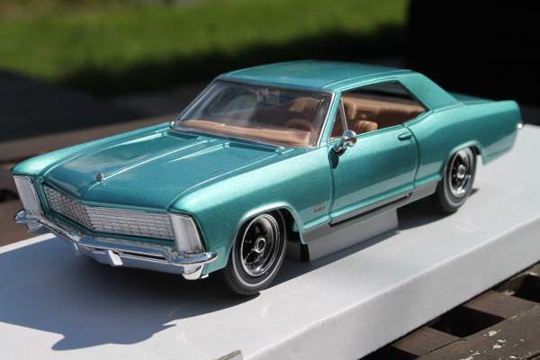 1965 Buick Riviera pienoismalli keräilyauto ovet aukeaa 20cm 1:24 metallinen Tampere – foto 3